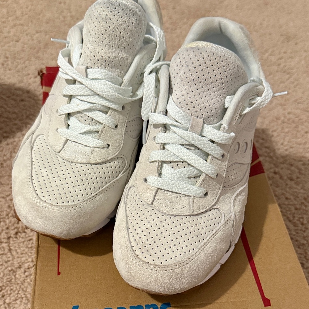 Saucony White Sneakers shadow 6000 suede